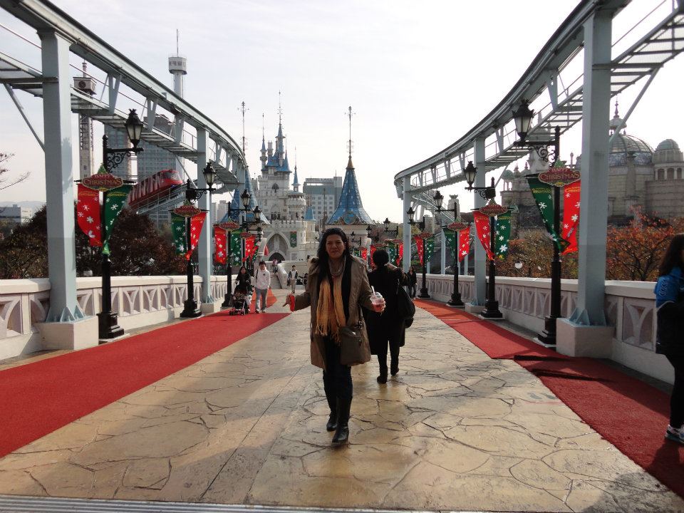 A Whirlwind of Joy: Our Visit to Lotte World in South Korea
